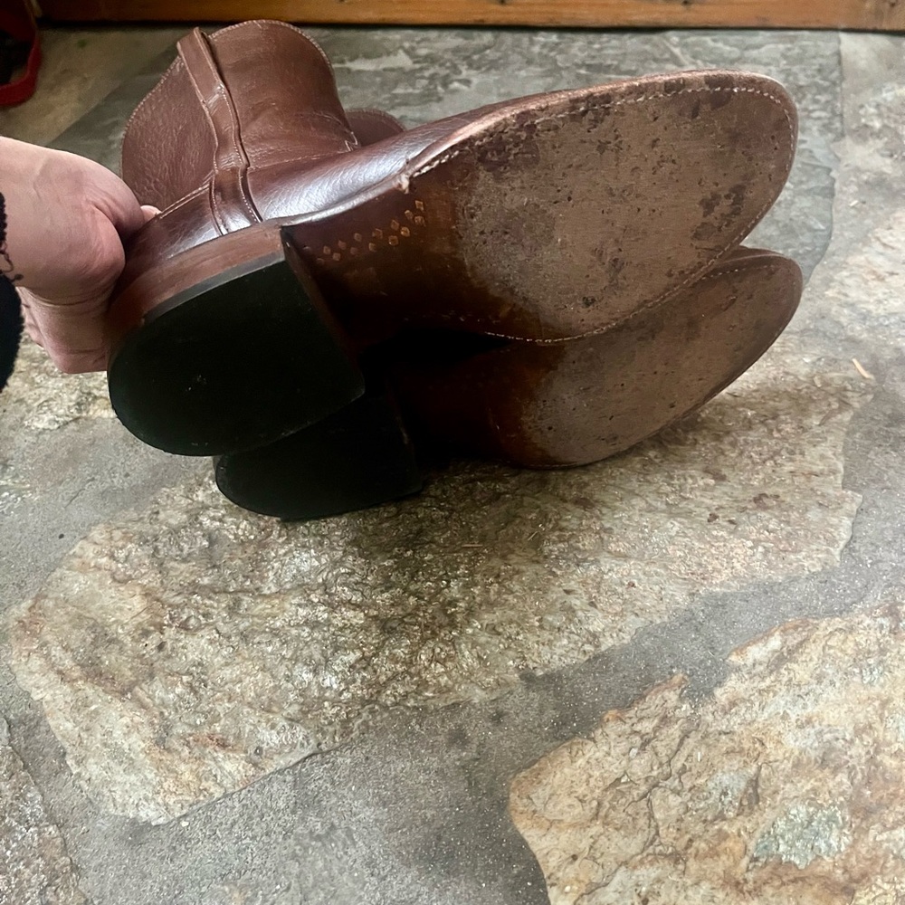 Beautiful Lucchese GA9700 roper style boots. Size 7.5 - Picture 6 of 8